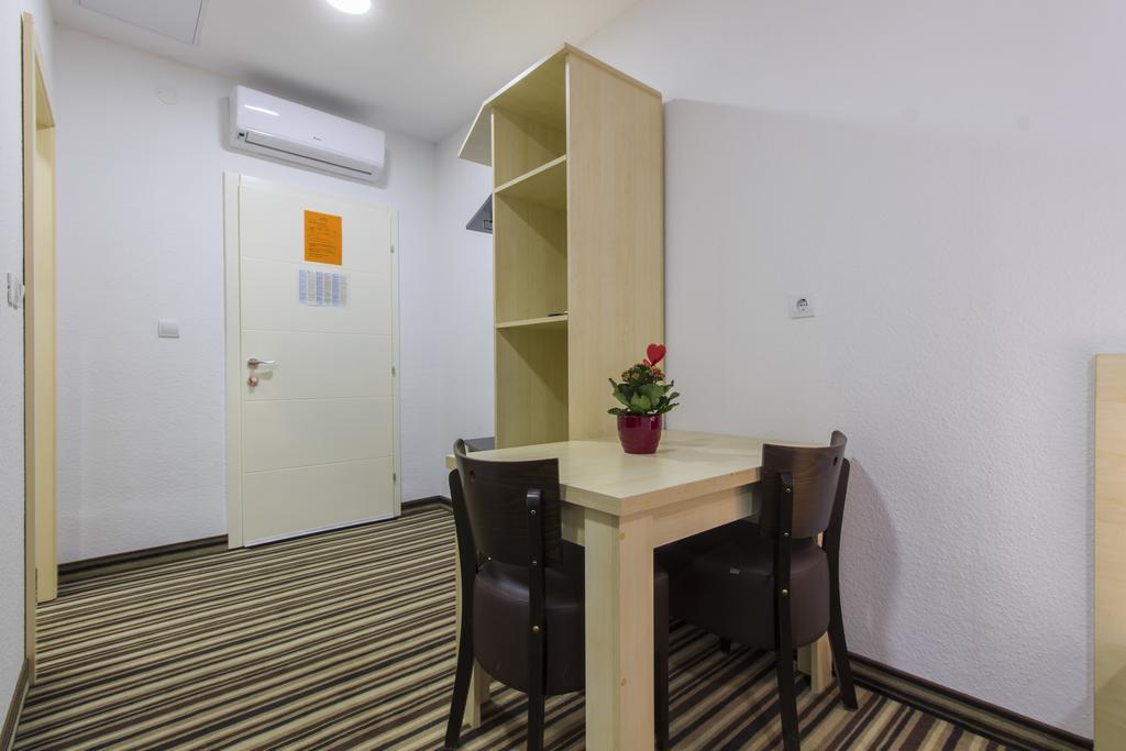 Parkcity Rooms Šibenik Extérieur photo